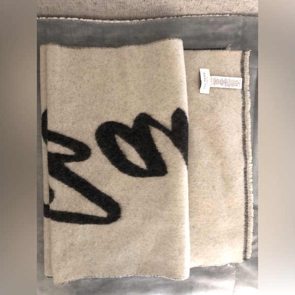 TED BAKER Lornas Branded Wool and Cashmere Scarf - Picture 9 of 9